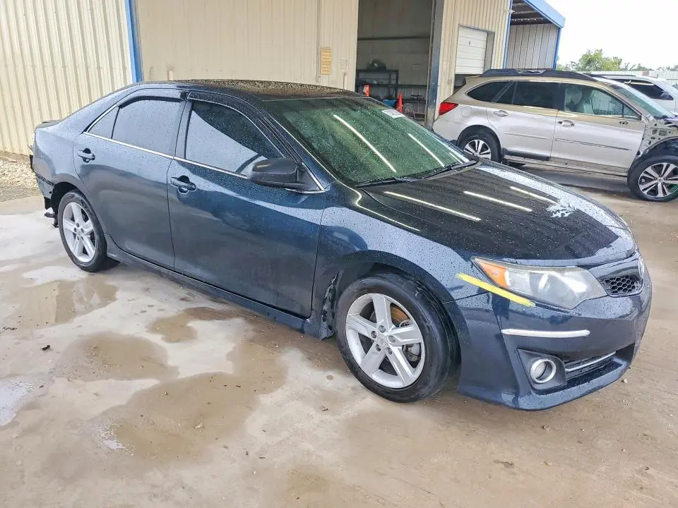 2012 TOYOTA CAMRY SE  