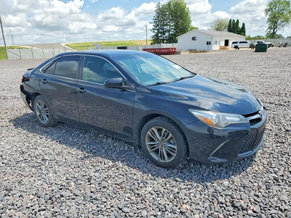 2017 TOYOTA CAMRY SE  