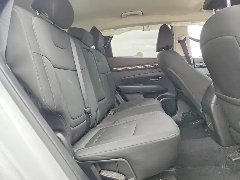 2022 HYUNDAI TUCSON SE  