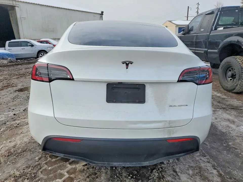 2025 TESLA MODEL Y   