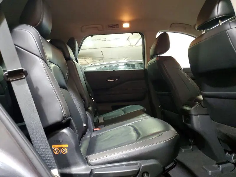 2024 NISSAN PATHFINDER SL  