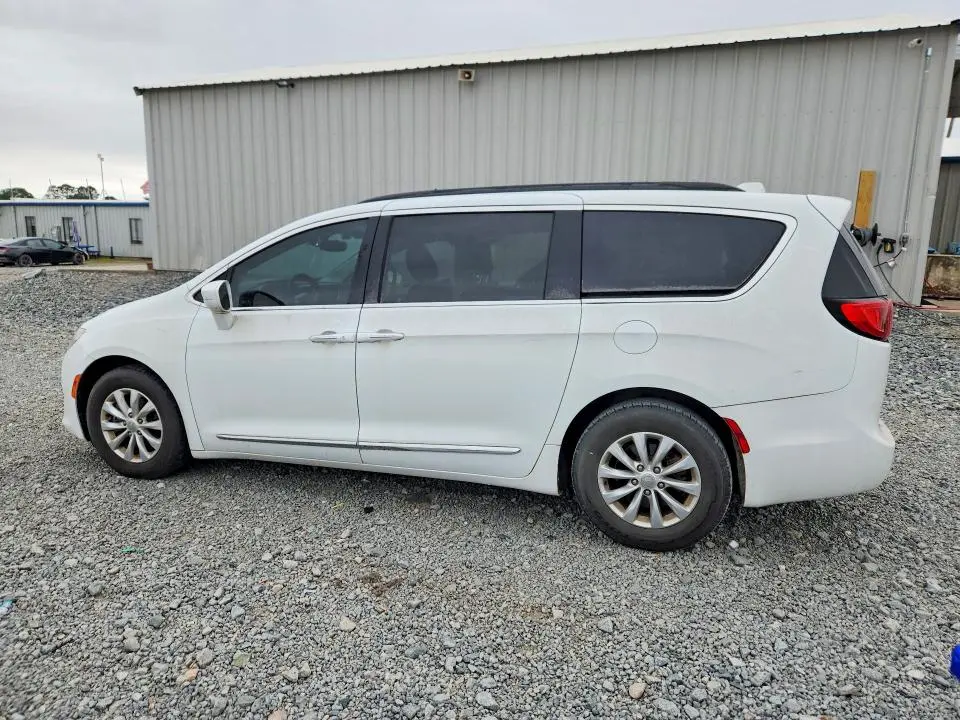 2017 CHRYSLER PACIFICA TOURING L  