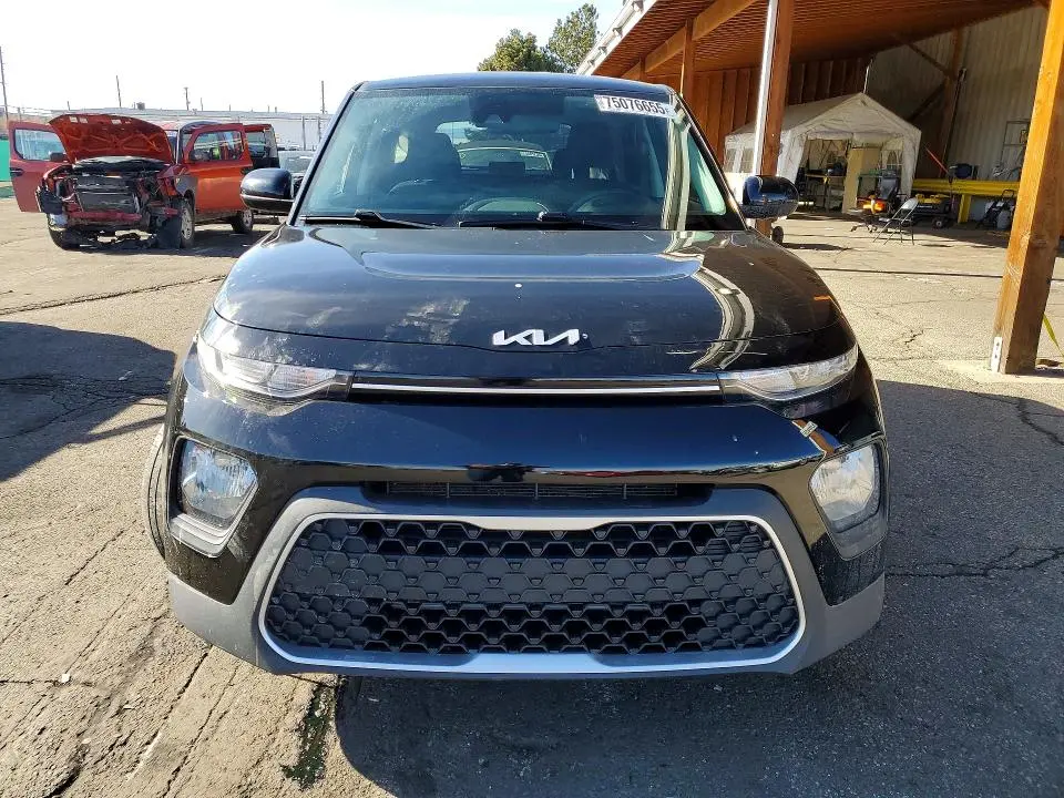 2022 KIA SOUL LX  