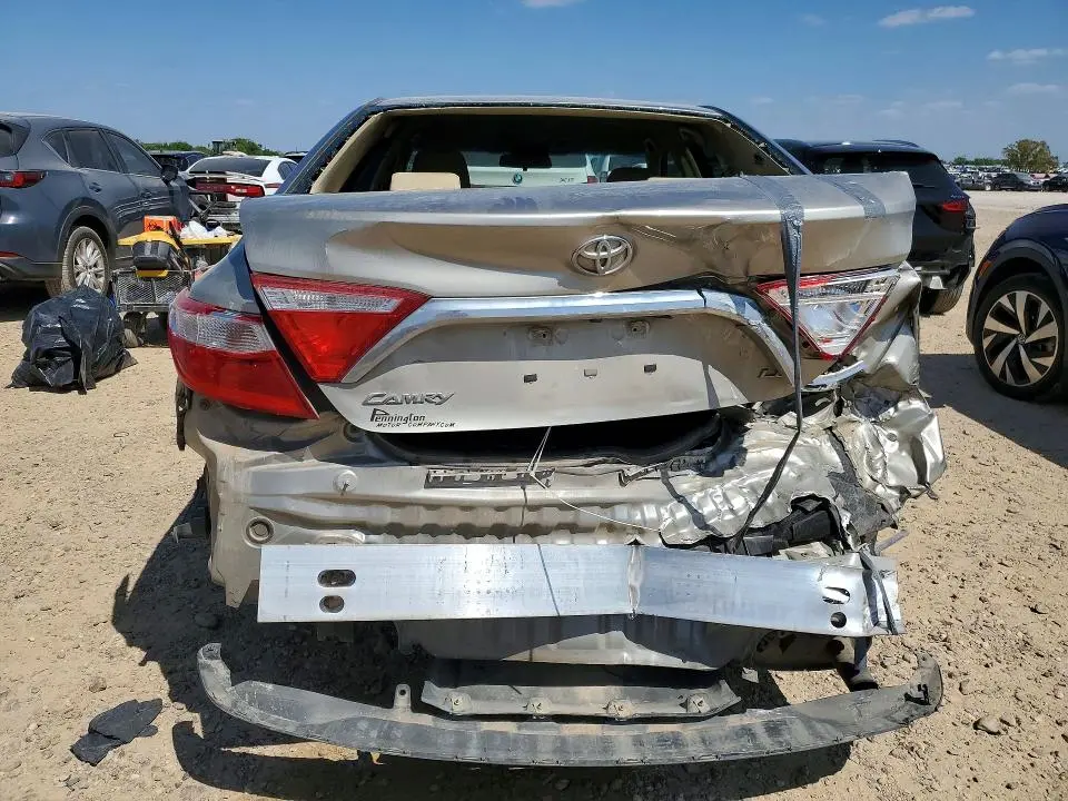 2015 TOYOTA CAMRY LE  