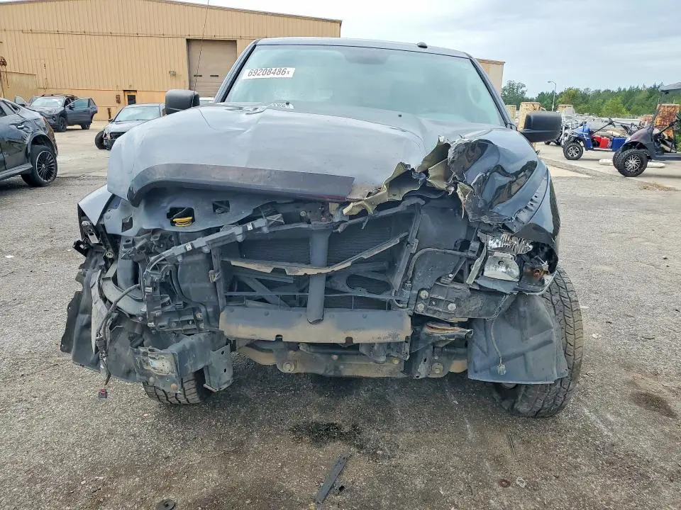 2016 RAM 1500 ST  