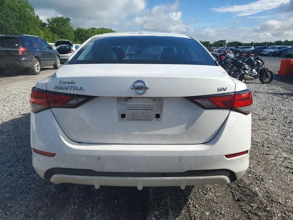 2022 NISSAN SENTRA SV  