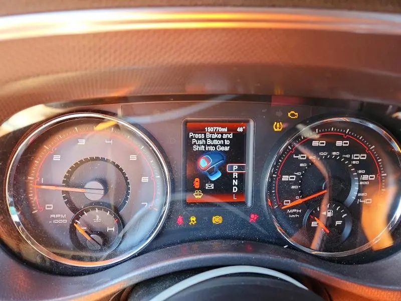 2013 DODGE CHARGER SE  