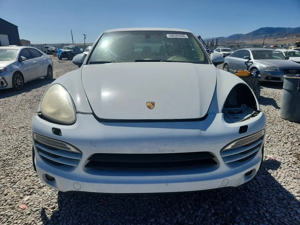 2014 PORSCHE CAYENNE   