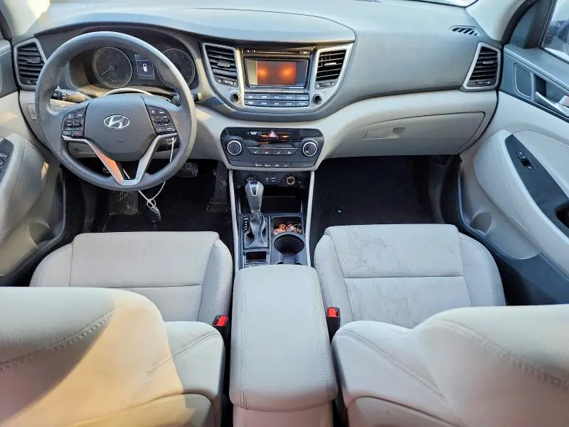 2018 HYUNDAI TUCSON SE  