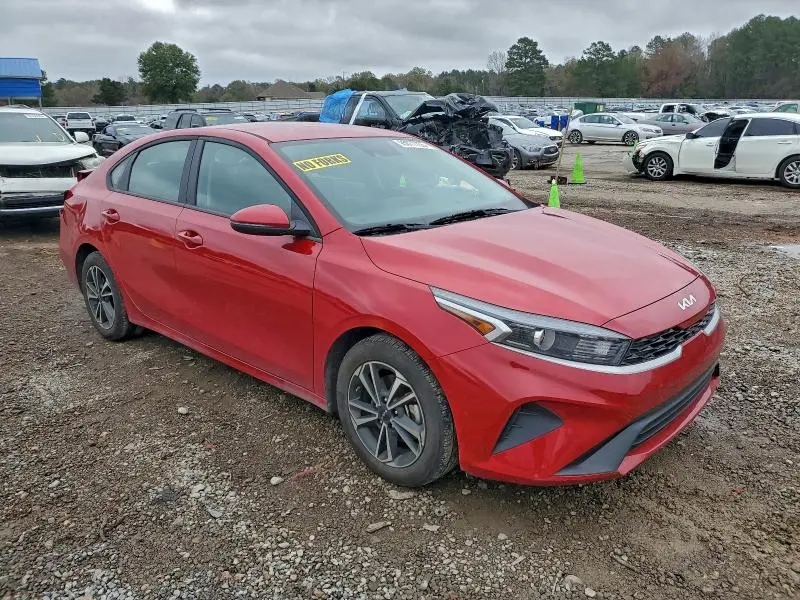 2024 KIA FORTE LX  