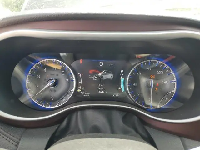 2017 CHRYSLER PACIFICA LIMITED  