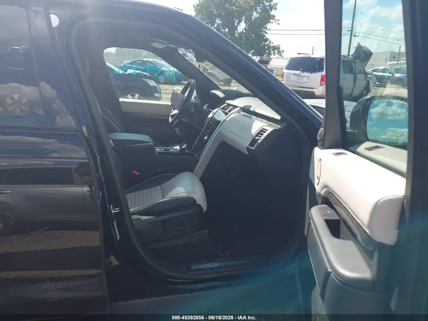 2023 LAND ROVER DISCOVERY P360 METROPOLITAN EDITION