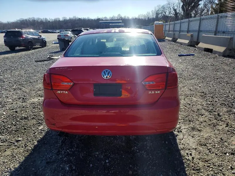 2011 VOLKSWAGEN JETTA SE  