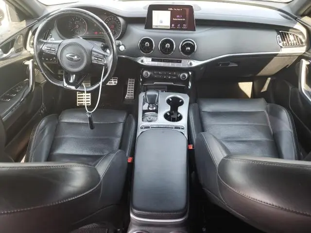 2019 KIA STINGER GT2  
