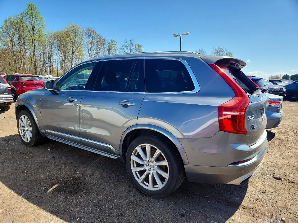 2016 VOLVO XC90 T6  