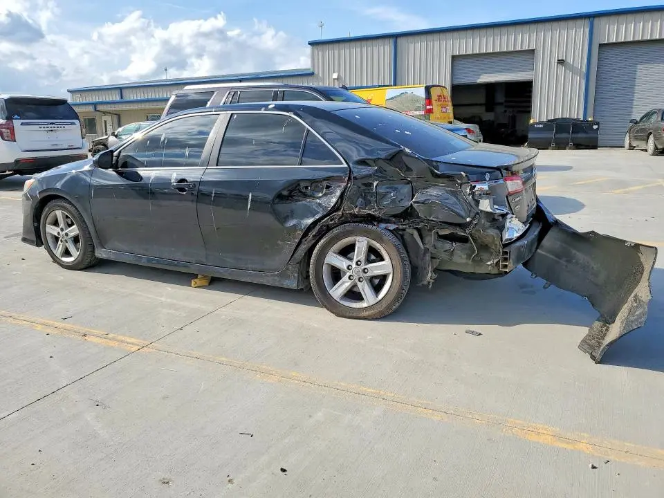 2012 TOYOTA CAMRY SE  
