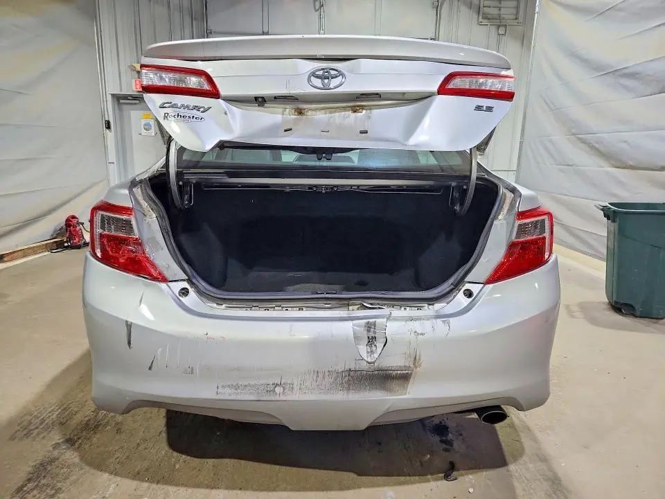 2014 TOYOTA CAMRY SE  