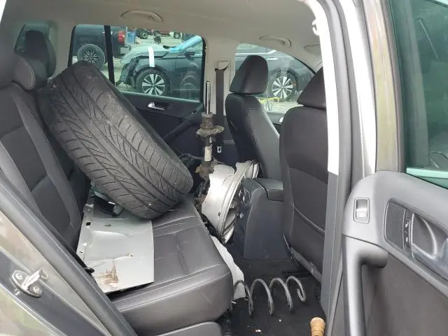 2014 VOLKSWAGEN TIGUAN S  