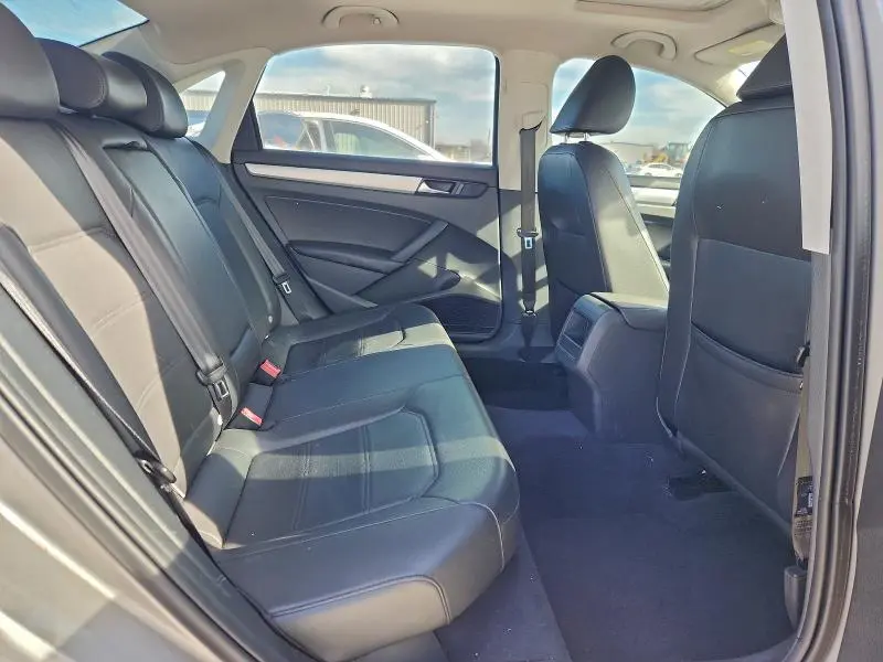 2012 VOLKSWAGEN PASSAT SE  