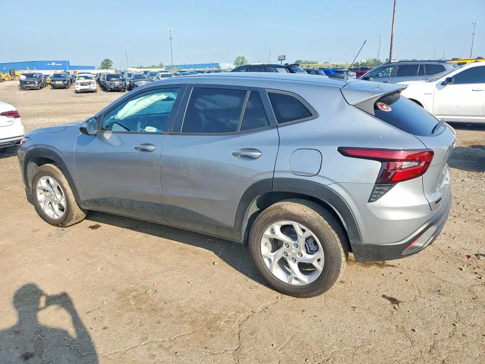2025 CHEVROLET TRAX LS  