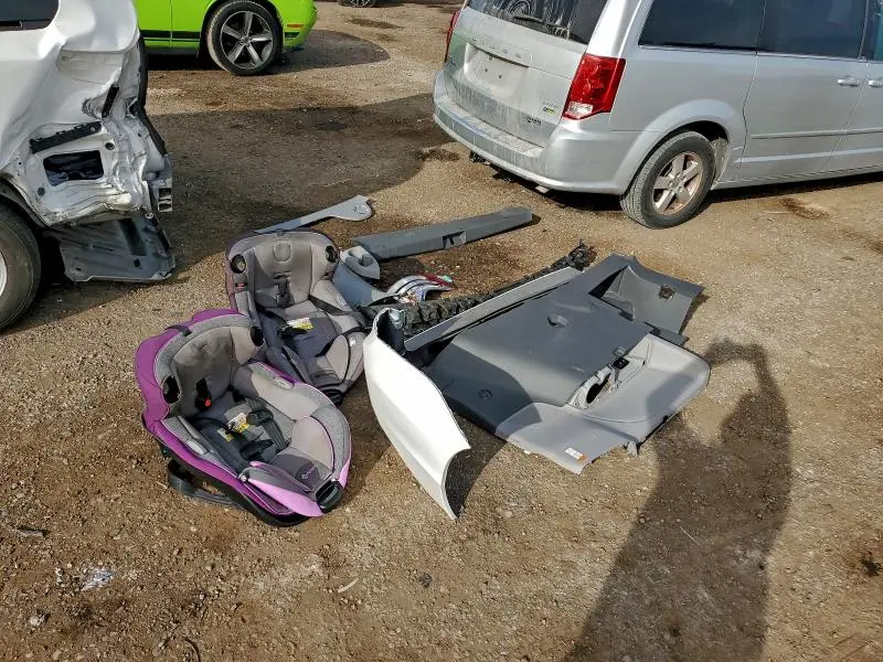 2018 TOYOTA SIENNA LE  