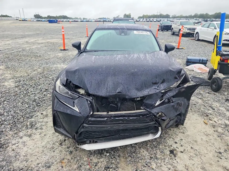 2018 LEXUS IS 300  