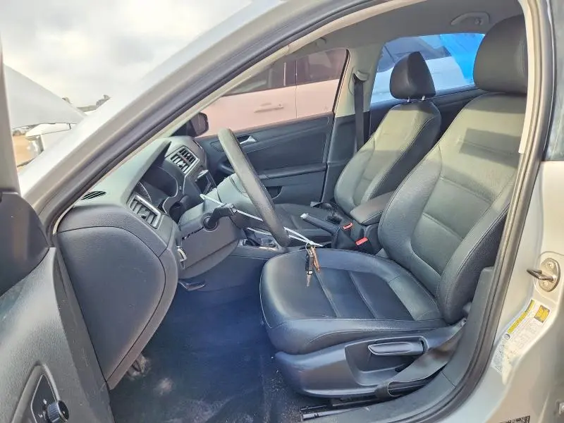 2012 VOLKSWAGEN JETTA SE  