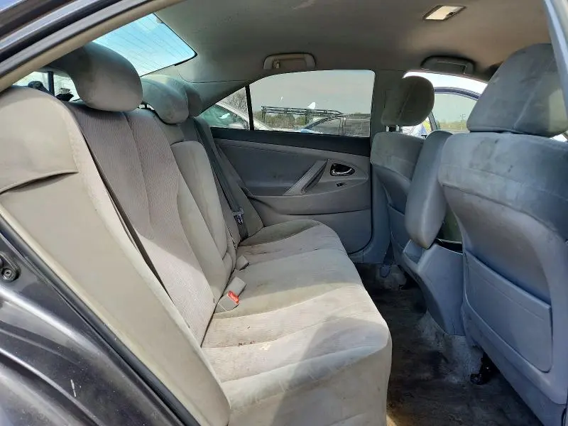 2010 TOYOTA CAMRY LE  