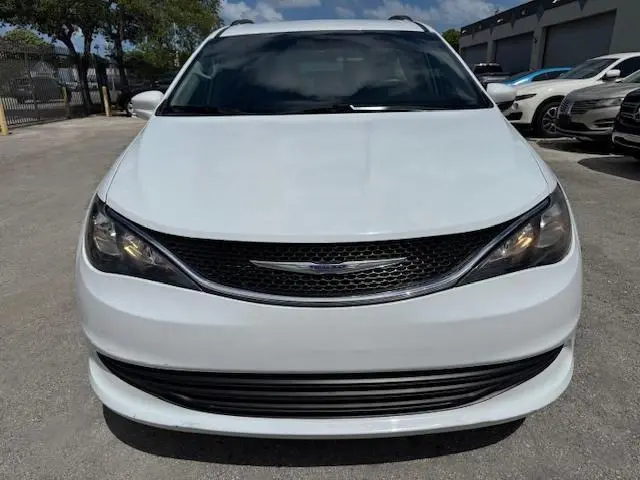 2020 CHRYSLER VOYAGER LXI  