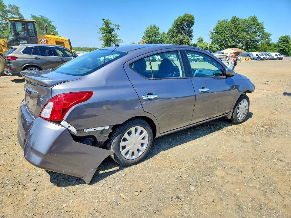 2019 NISSAN VERSA SV  
