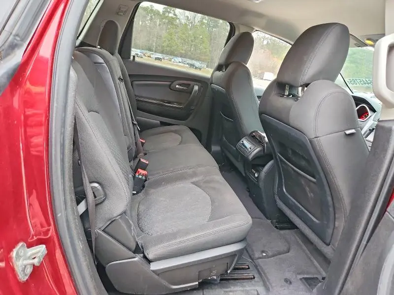 2010 CHEVROLET TRAVERSE LT  