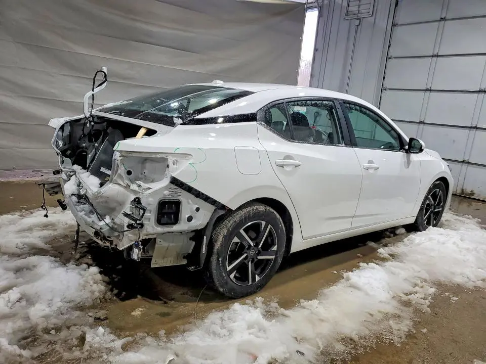 2025 NISSAN SENTRA SV  