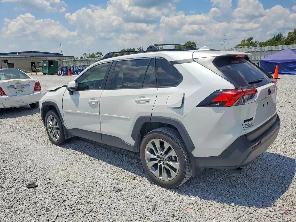2024 TOYOTA RAV4 XLE PREMIUM  
