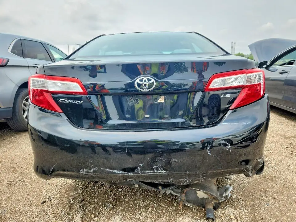 2014 TOYOTA CAMRY LE  