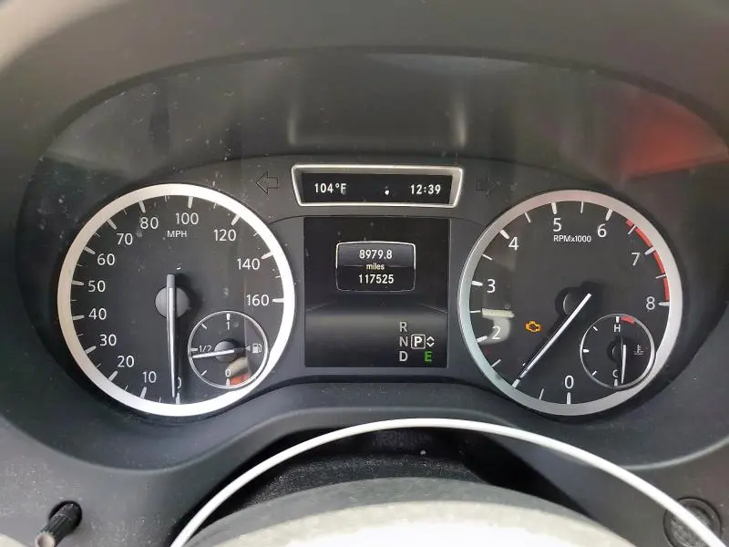 2017 INFINITI QX30 BASE  