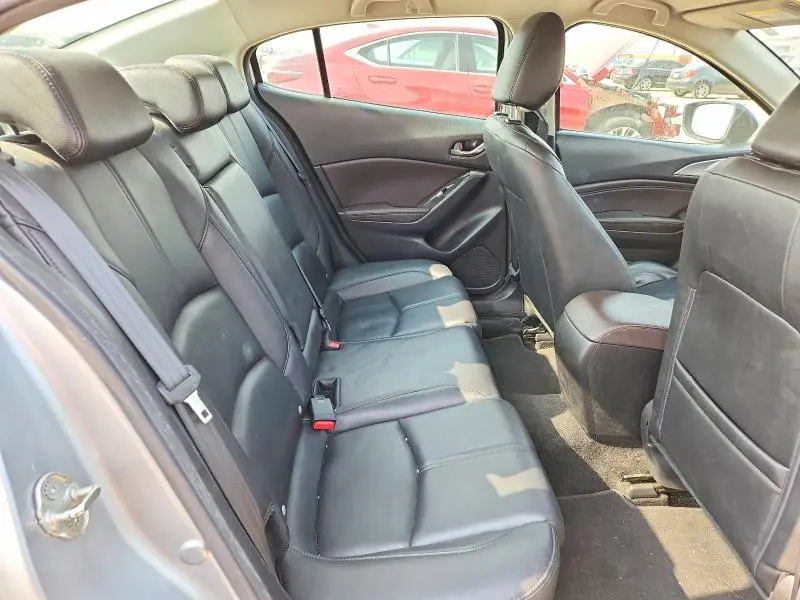2018 MAZDA 3 TOURING  
