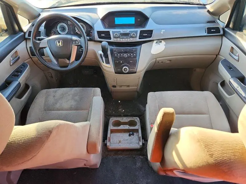 2011 HONDA ODYSSEY LX  