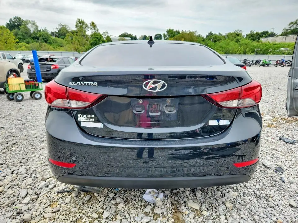 2015 HYUNDAI ELANTRA SE  