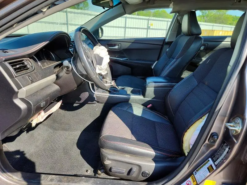 2017 TOYOTA CAMRY SE  