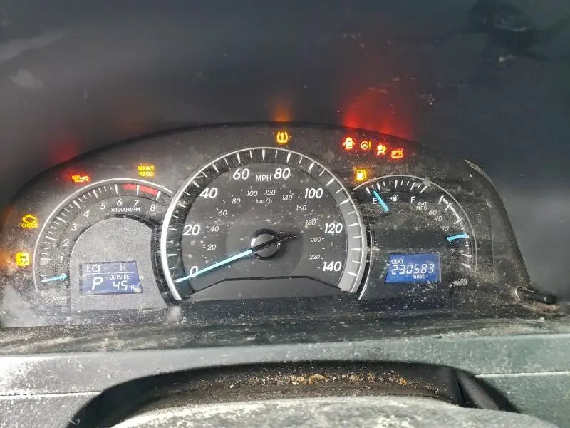 2015 TOYOTA CAMRY LE  