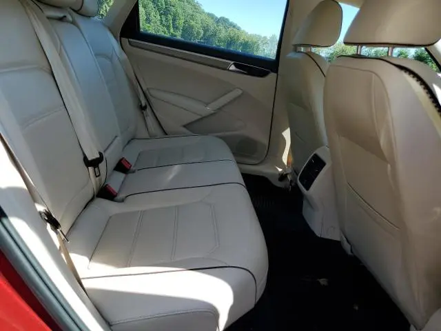 2018 VOLKSWAGEN PASSAT SE  