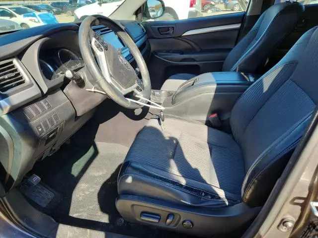 2016 TOYOTA HIGHLANDER LE  