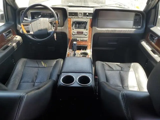 2011 LINCOLN NAVIGATOR   