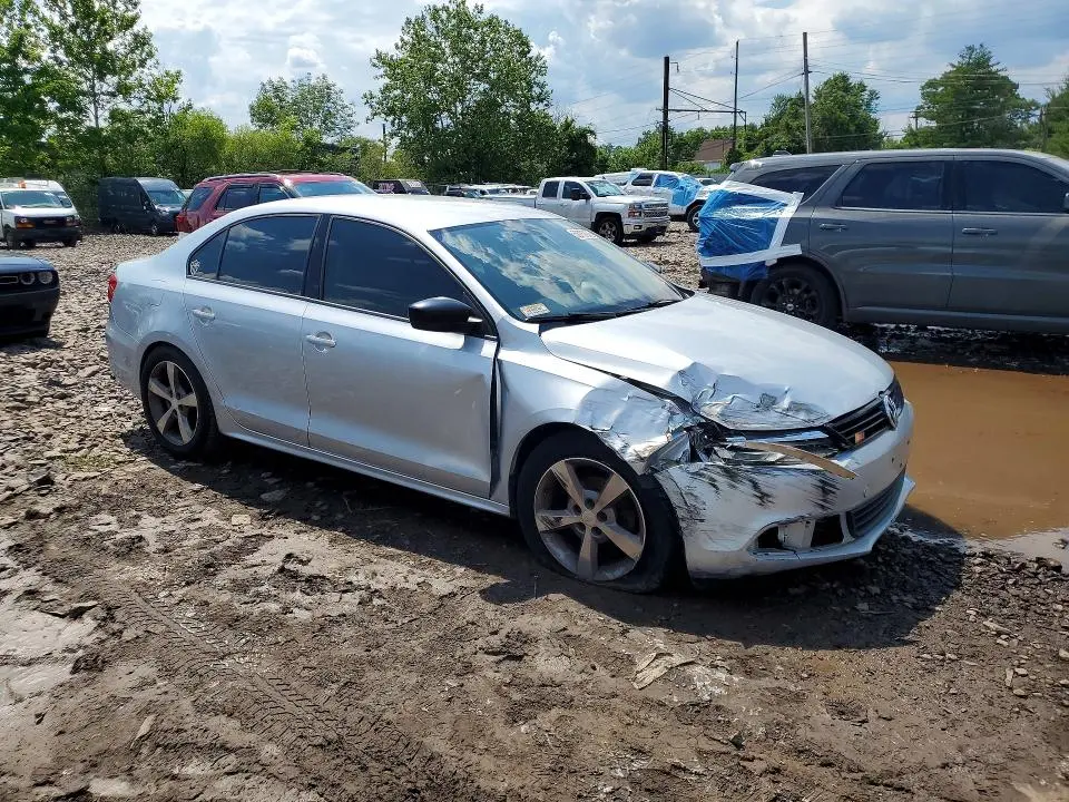 2014 VOLKSWAGEN JETTA BASE  