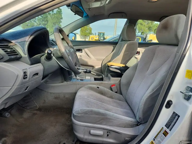2011 TOYOTA CAMRY LE  