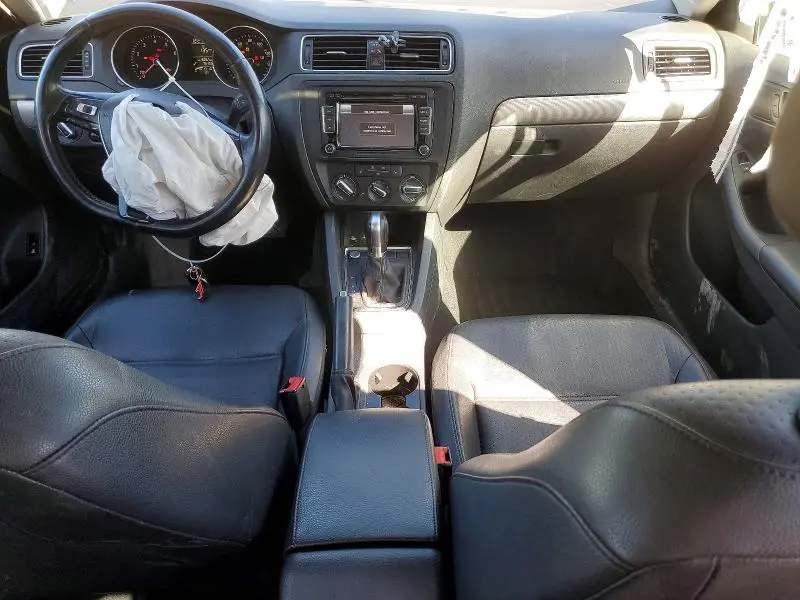 2015 VOLKSWAGEN JETTA SE  