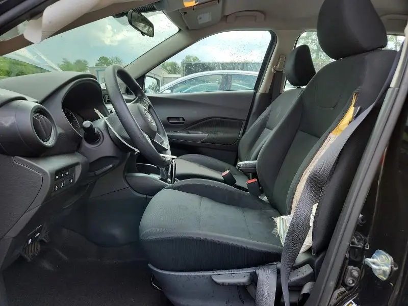 2023 NISSAN KICKS S  