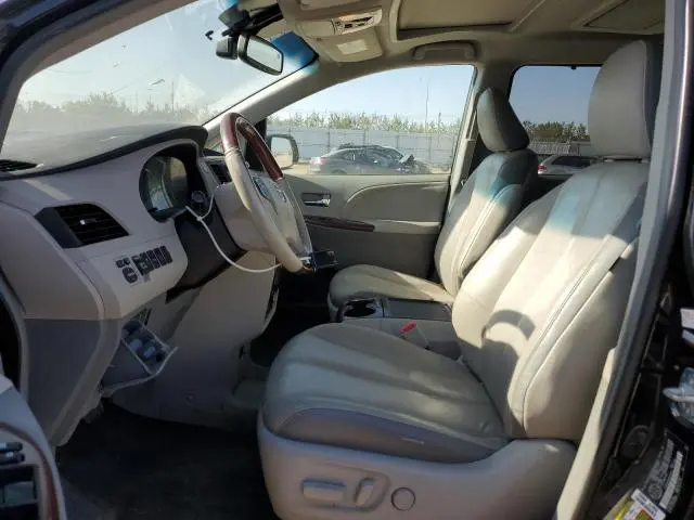 2014 TOYOTA SIENNA XLE  