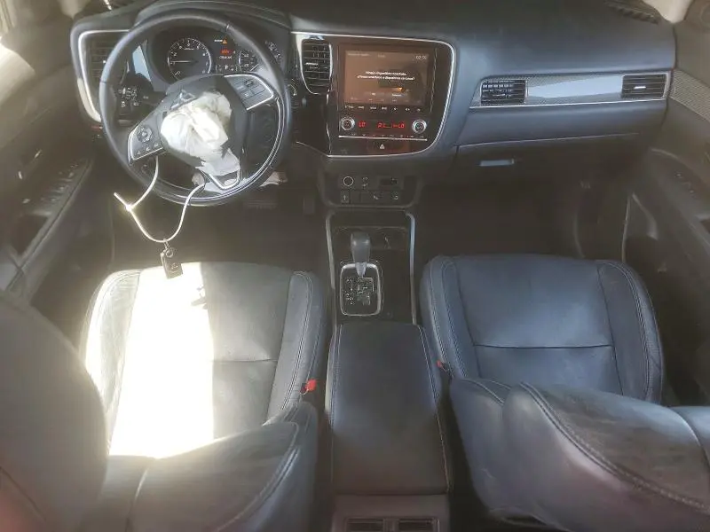 2020 MITSUBISHI OUTLANDER SE  