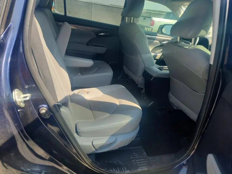 2020 TOYOTA HIGHLANDER LIMITED  